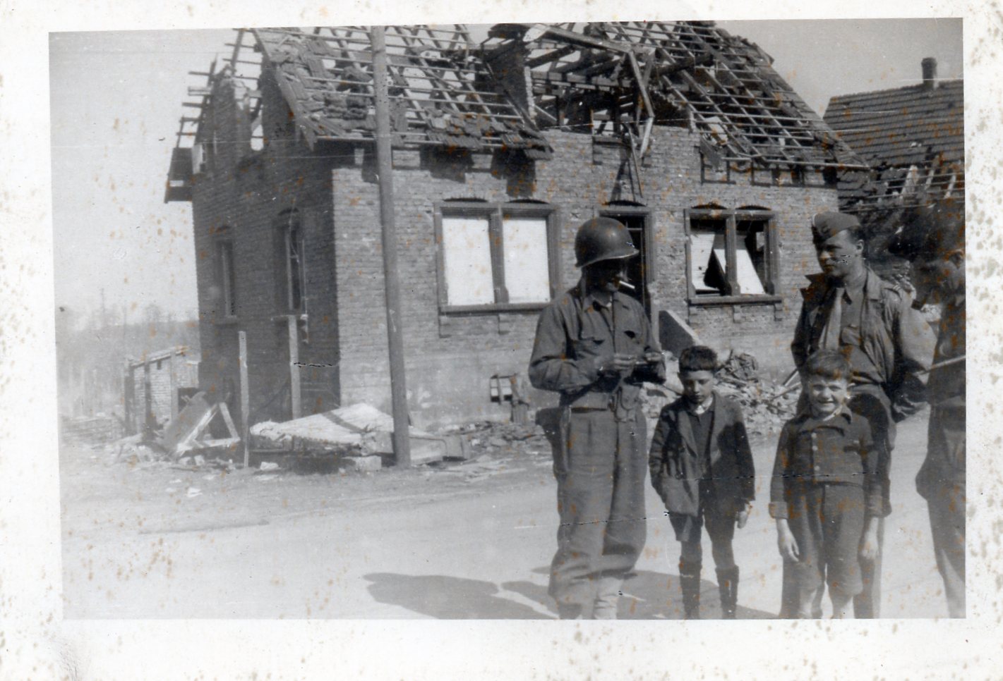 1945 03 drusenheim pc 4eme escadron mars 1945 001