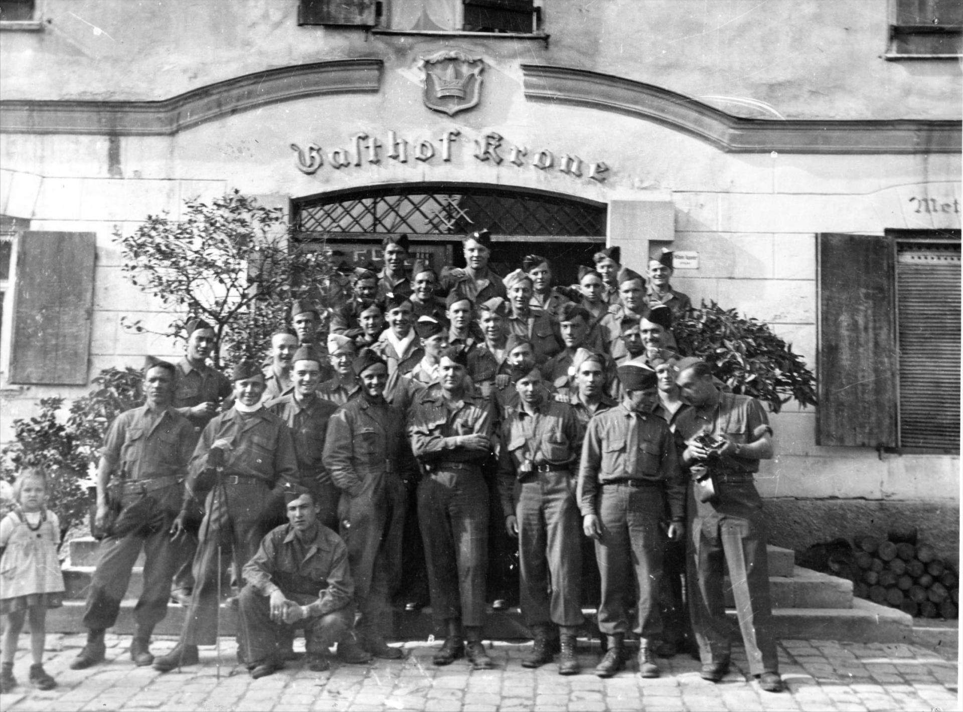 1945 05 09 le peloton caniot a oberstauffen le 9 mai 1945